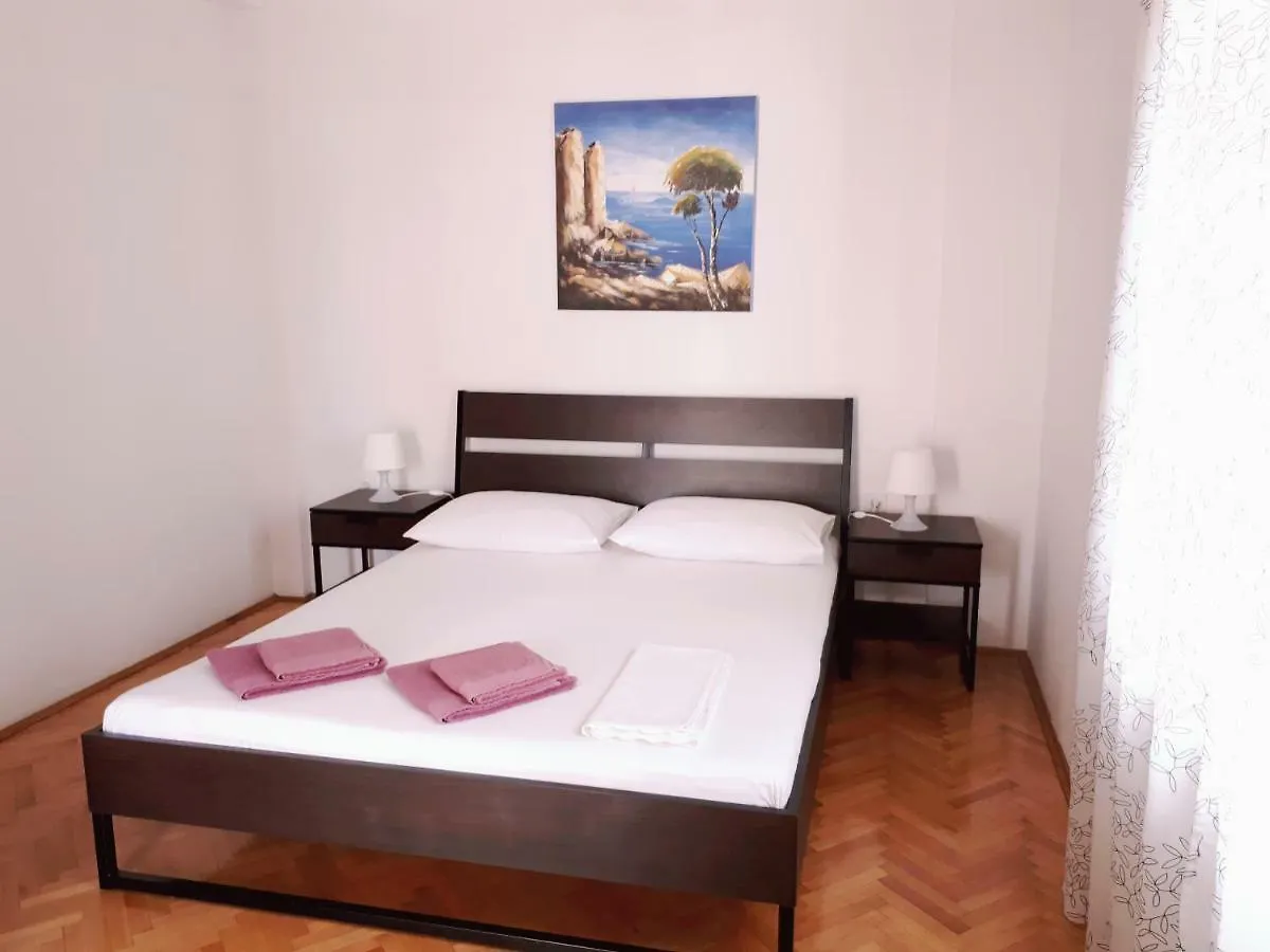 Apartment Karinovo マリンスカ