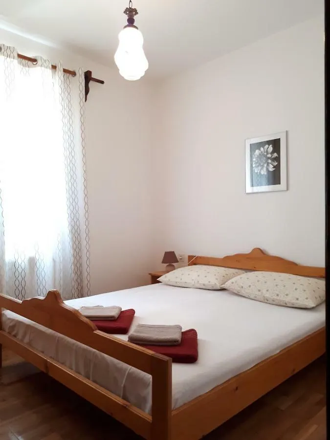 Apartment Karinovo マリンスカ 0*,  クロアチア