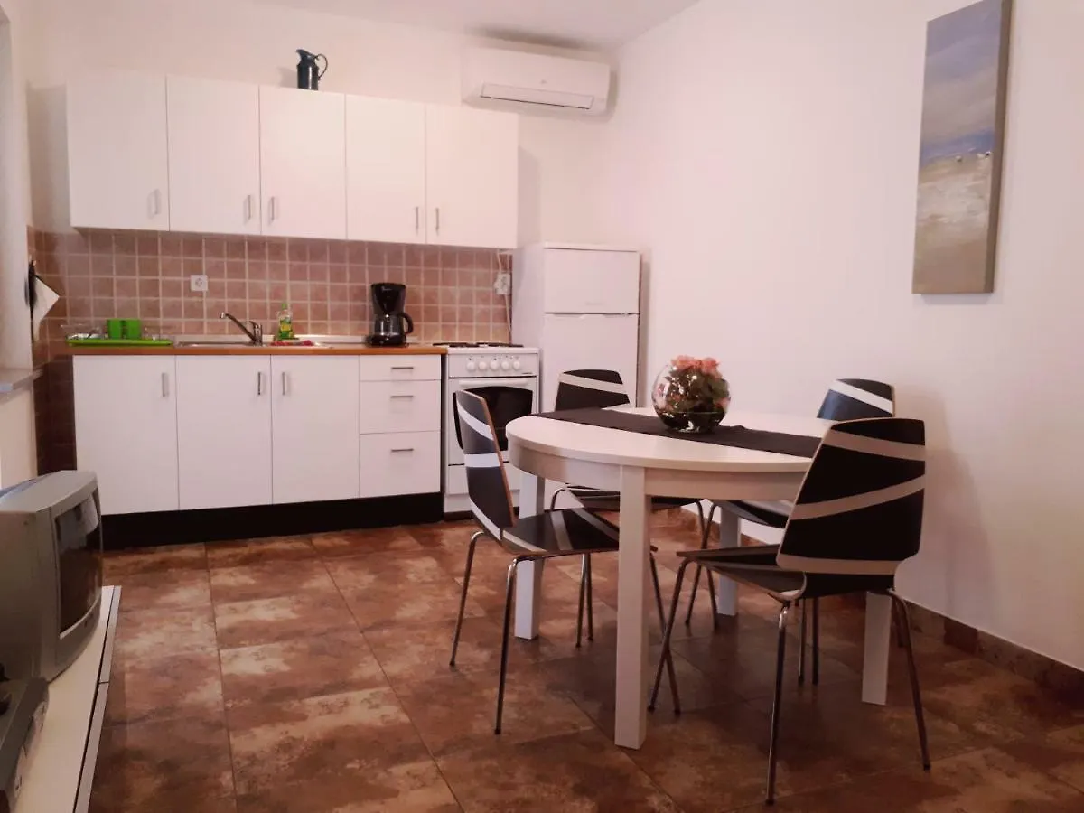 Apartment Karinovo マリンスカ