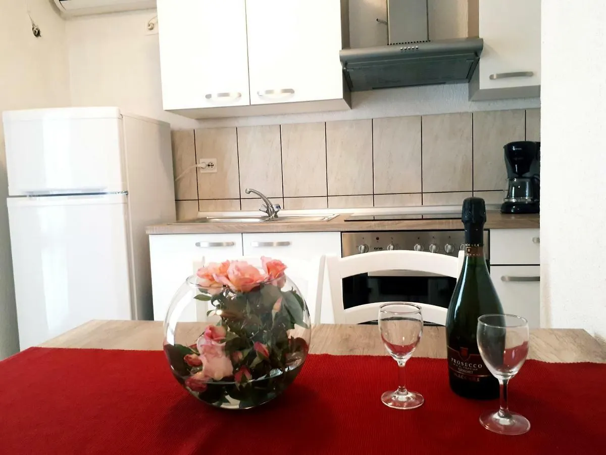 Apartment Karinovo マリンスカ